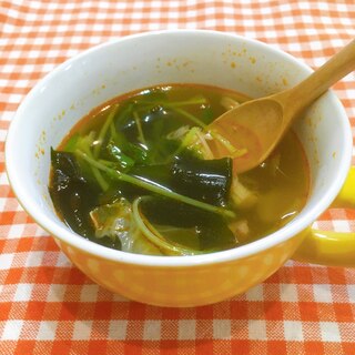 豆苗と豆板醤のピリ辛スープ
